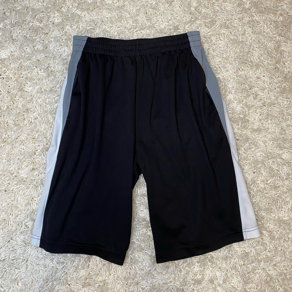 Xersion Boys Shorts XL (18/20)
